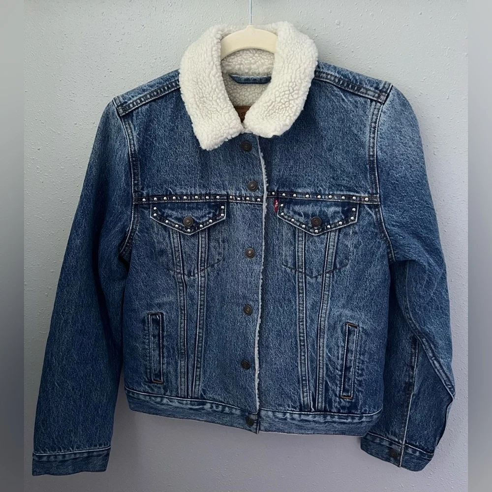 Levi’s Original Studded Sherpa Denim Trucker Jacket Size XS New